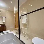 Beautiful House In T2 Pool And Garage Feriehus Albufeira