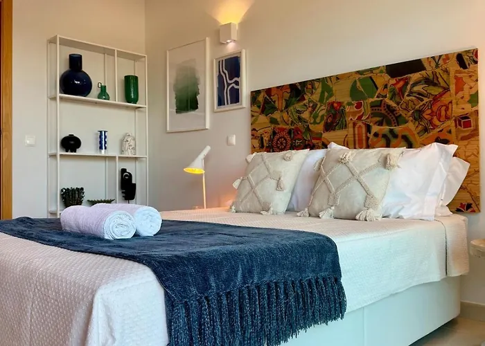 Beautiful House In T2 Pool And Garage * Albufeira