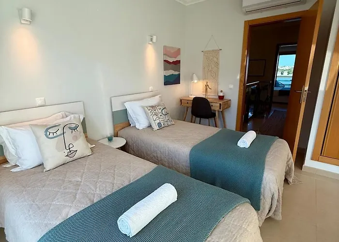 Beautiful House In T2 Pool And Garage * Albufeira