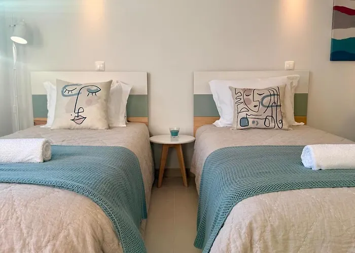 Beautiful House In T2 Pool And Garage Albufeira