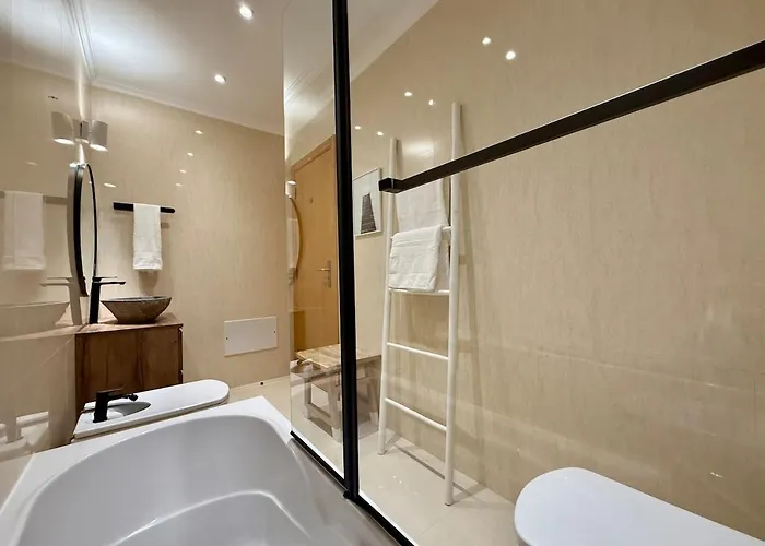 Beautiful House In T2 Pool And Garage Holiday home Albufeira