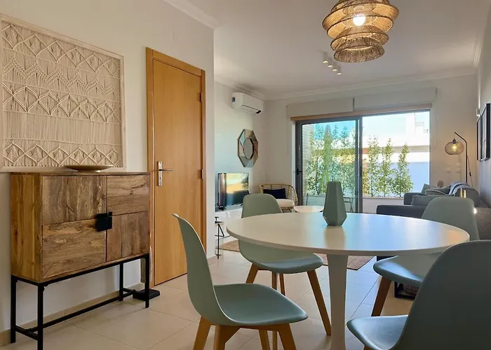 Beautiful House In T2 Pool And Garage Holiday home