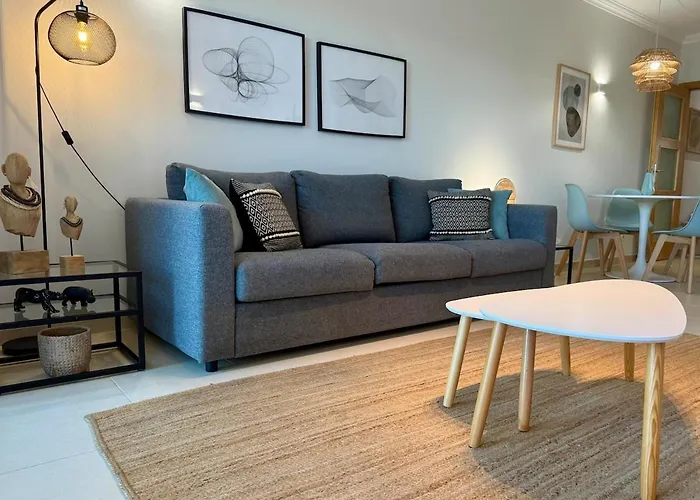 Beautiful House In T2 Pool And Garage *