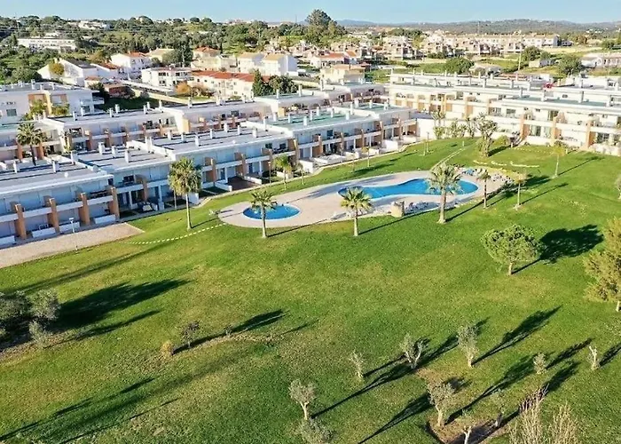 Beautiful House In T2 Pool And Garage Holiday home Albufeira