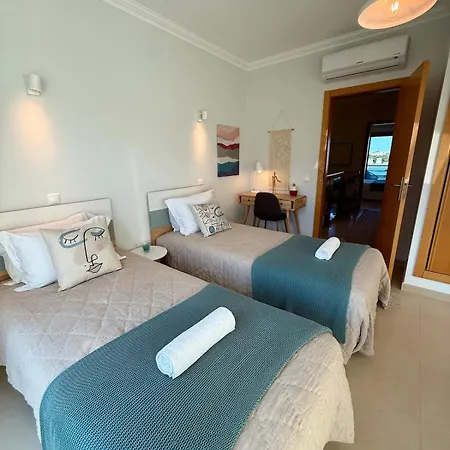 Beautiful House In T2 Pool And Garage * Αλμπουφέιρα