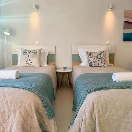 Beautiful House In T2 Pool And Garage Albufeira